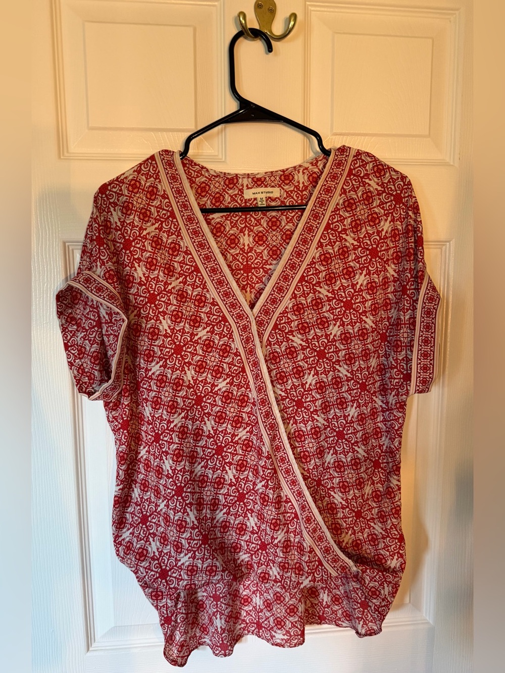 Max Studio Red & White Patterned V-Neck Tunic Top